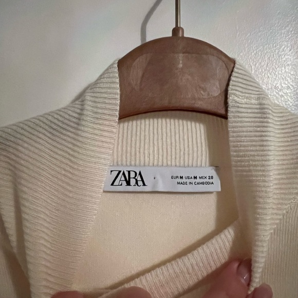 ZARA KNIT MOCK NECK SWEATER - Picture 3 of 3